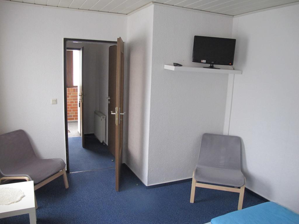 Pension Check In Hotel Güstrow Buitenkant foto