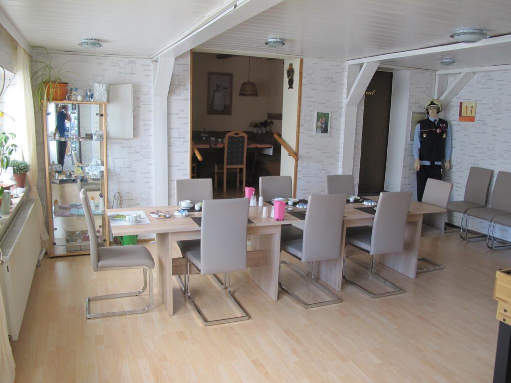 Pension Check In Hotel Güstrow Buitenkant foto